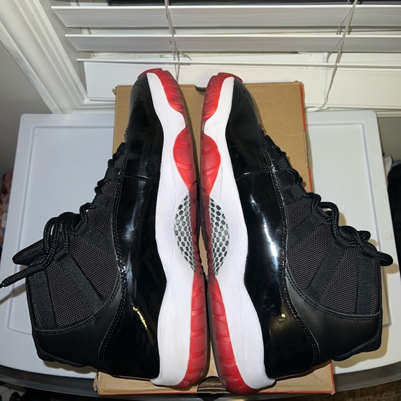 Bred 11s - Picture 5 of 7